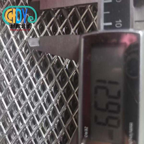 expanded titanium mesh